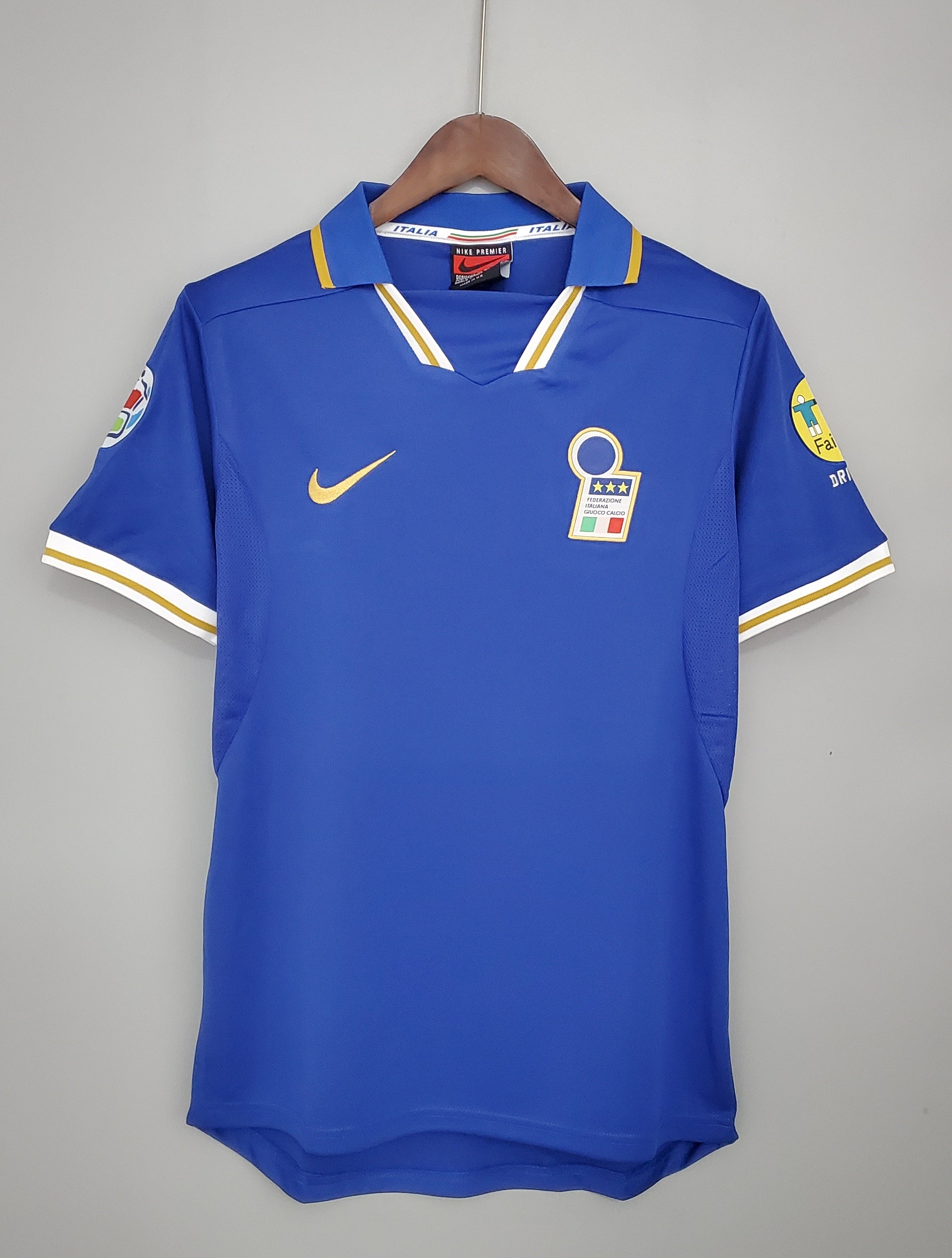 Italy 1996 Retro Home Jersey Soccer Locker