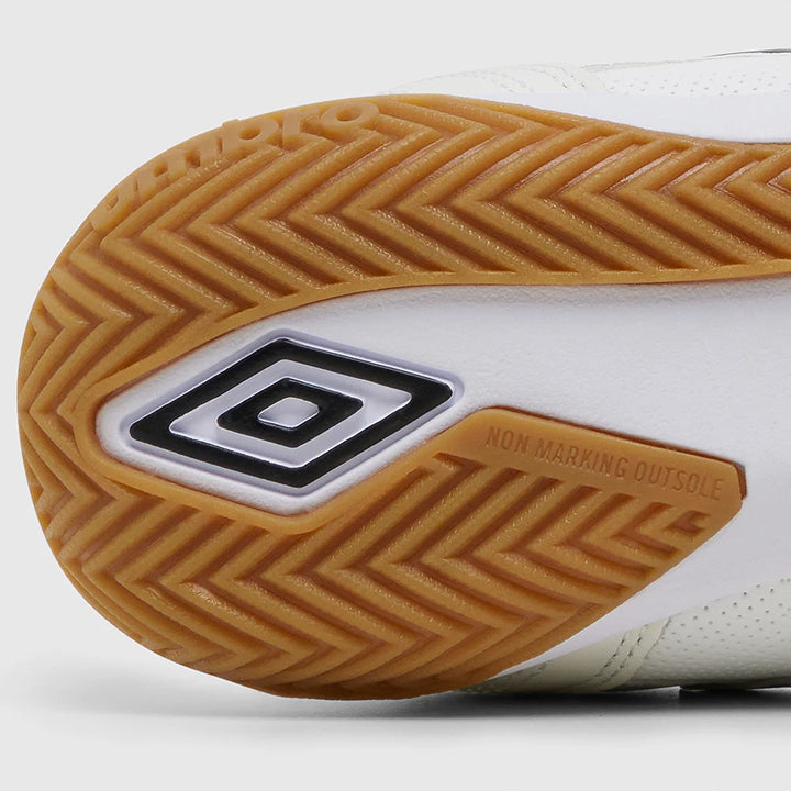 Umbro Speciali Eternal Team INDOOR Boots- White