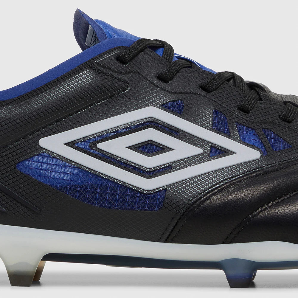 Umbro Tocco IV Pro FG Boots- Black/White/Blue