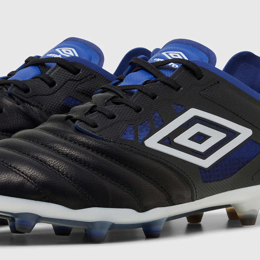 Umbro Tocco IV Pro FG Boots- Black/White/Blue