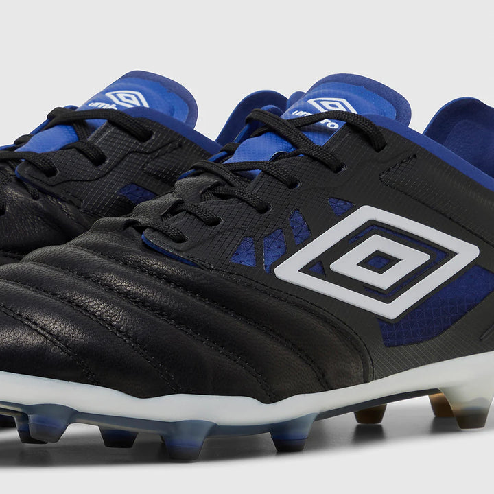 Umbro Tocco IV Pro FG Boots- Black/White/Blue