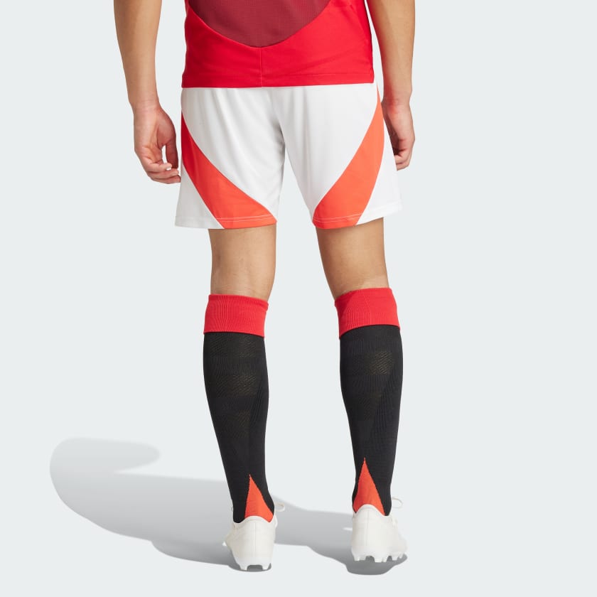 Manchester United 2024/25 Home Shorts โ Soccer Locker