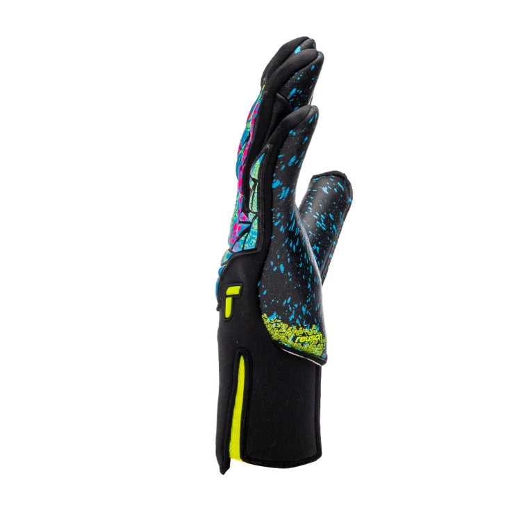Reusch Attrakt Fusion Strapless Goalkeeper Gloves- Black/Yellow