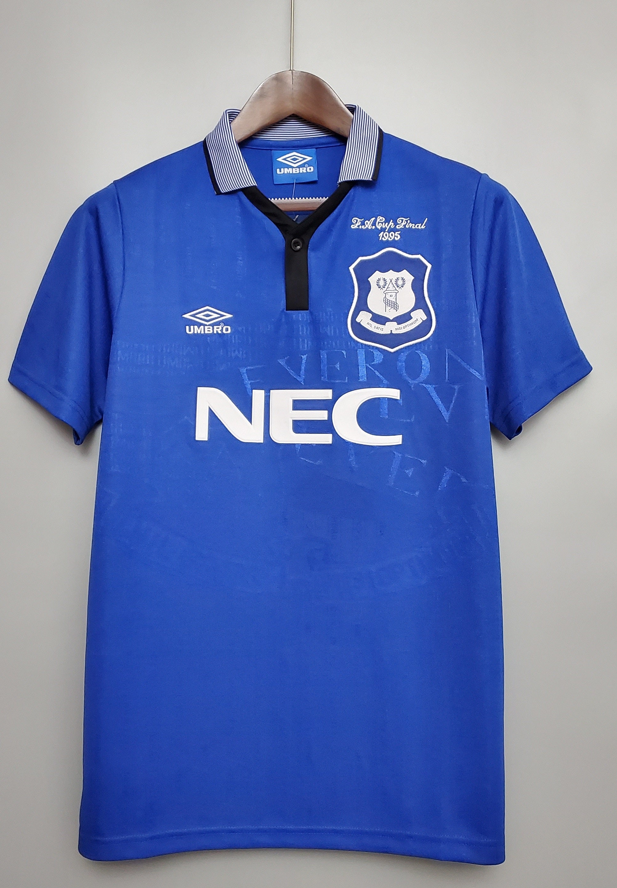 Everton hot sale jersey australia