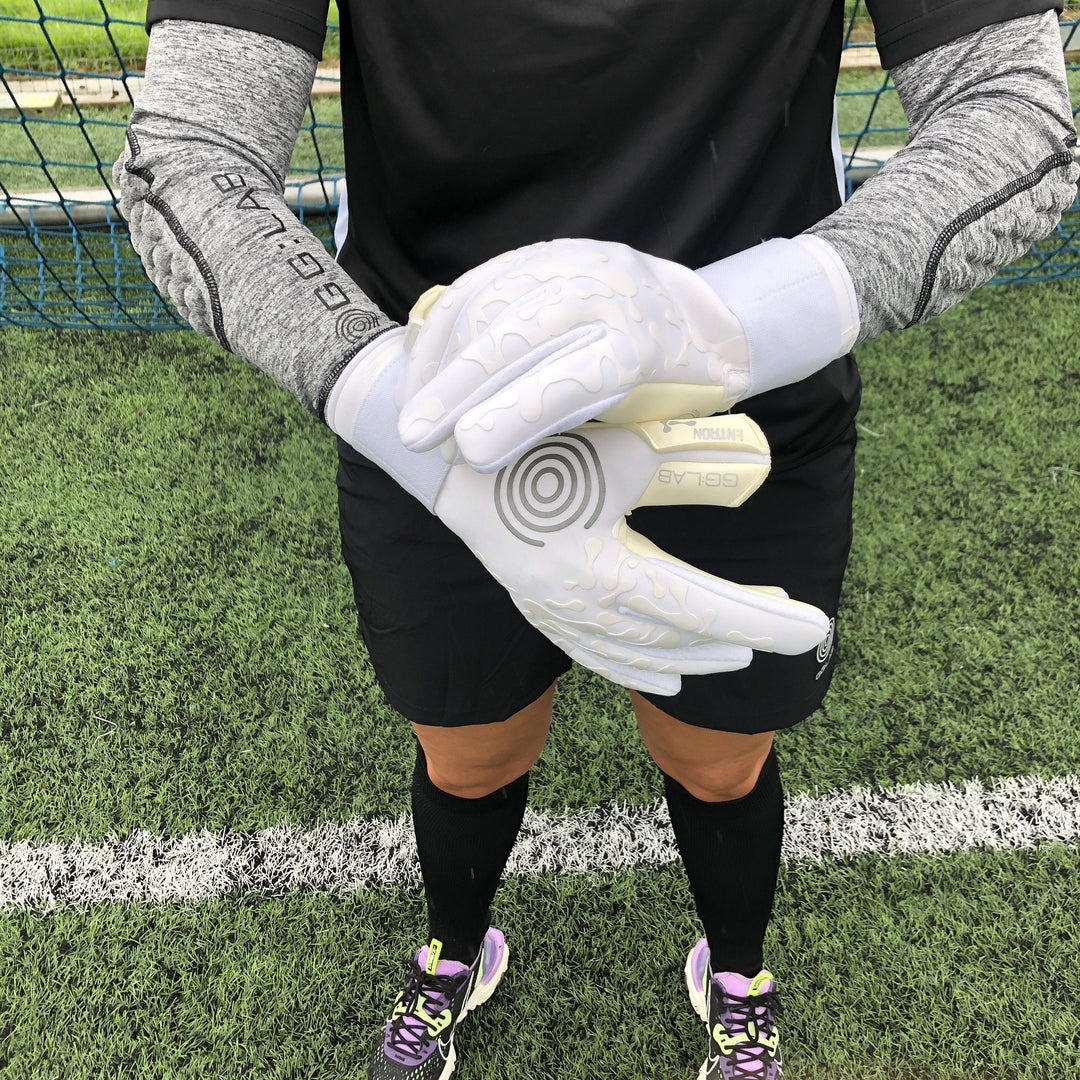 i NTRON Goalkeeper Gloves- White