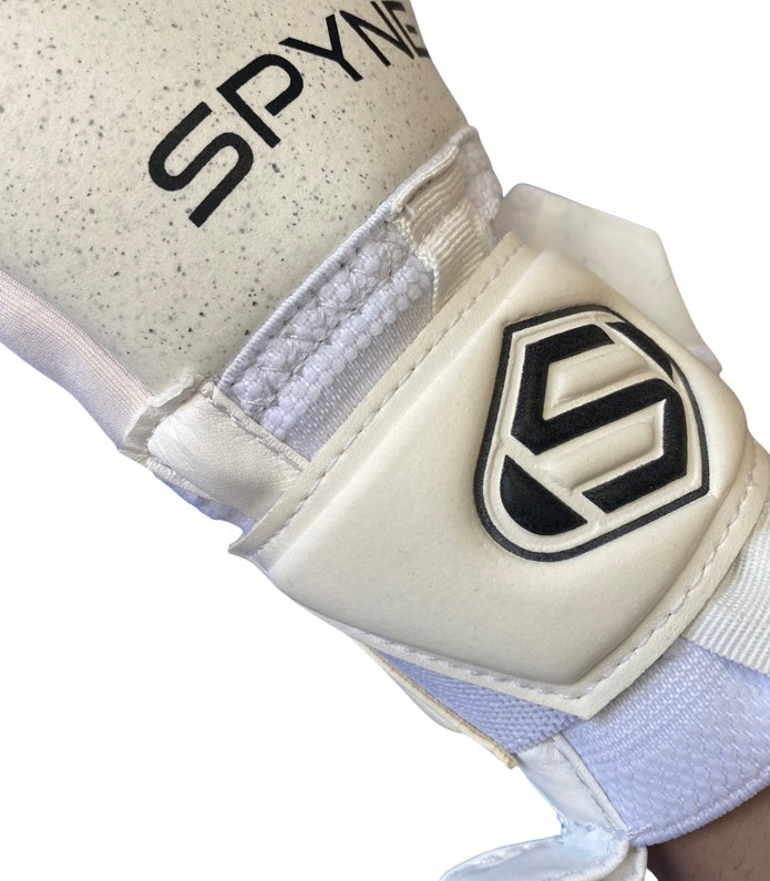 SPYNE Soldado 2.0 Goalkeeper Gloves- White